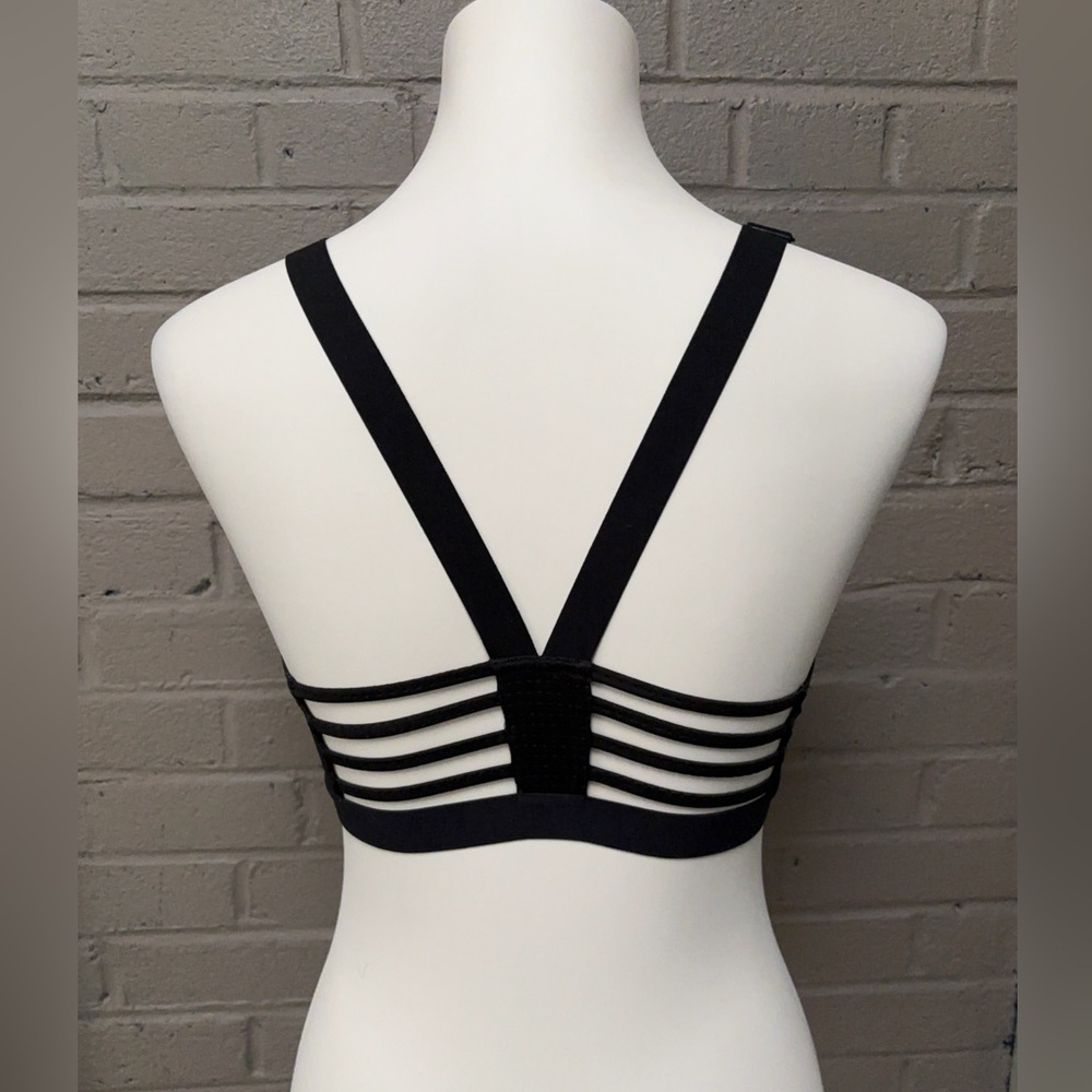 Victoria’s Secret Black Sports Bra 32DD